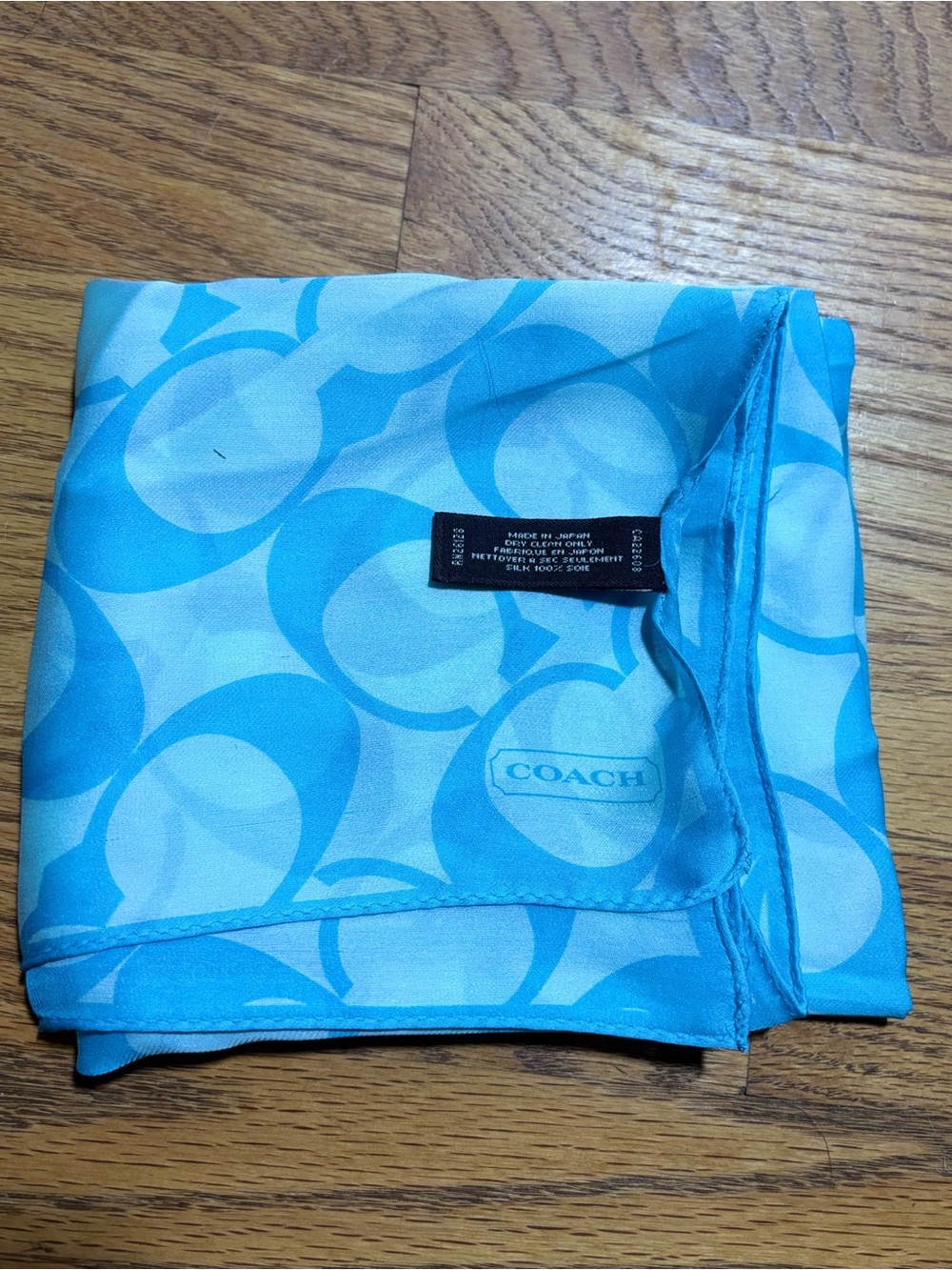 Coach 100% Silk Signature Scarf Blue Aqua Vacation Resort Cruise - Picture 4 of 4
